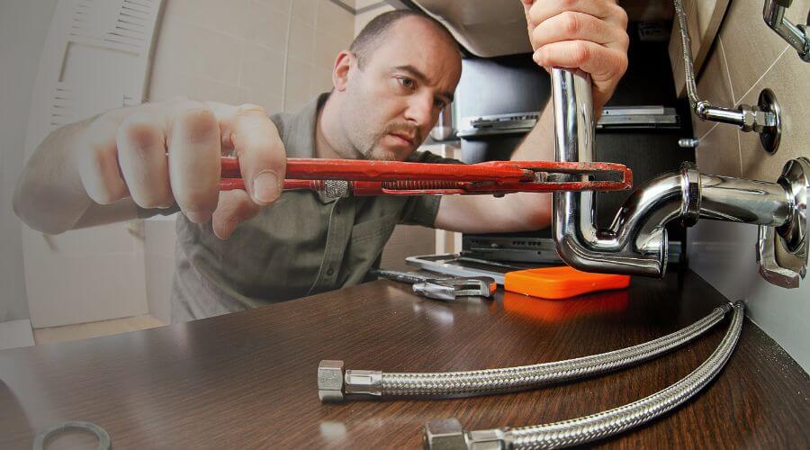 Expert burst pipe repair services in Delia, KS